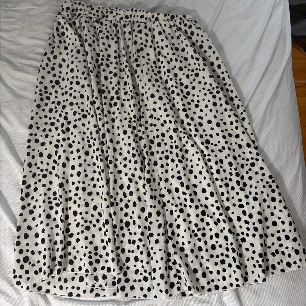 Black and White Polka Dot Midi Skirt with Elastic Waistband